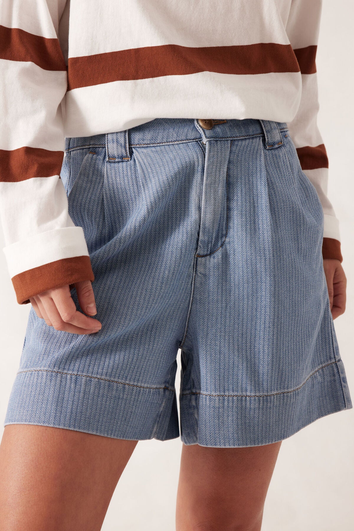 Billie Pleat Short