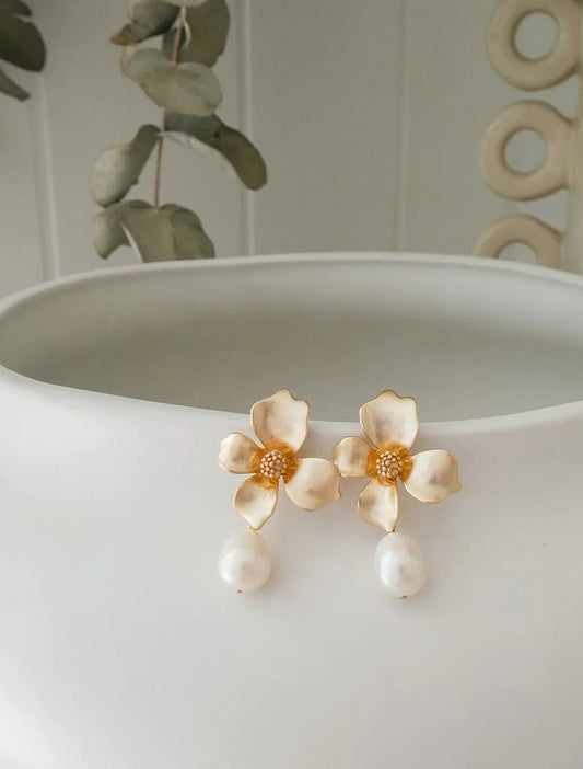 Gold Flower Pearl Drops