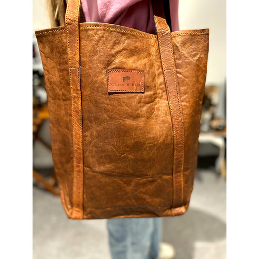 THE WRAP-AROUND LEATHER TOTE